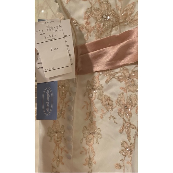 NWT Stunning Alfred Angelo Wedding Gown! - Picture 7 of 11